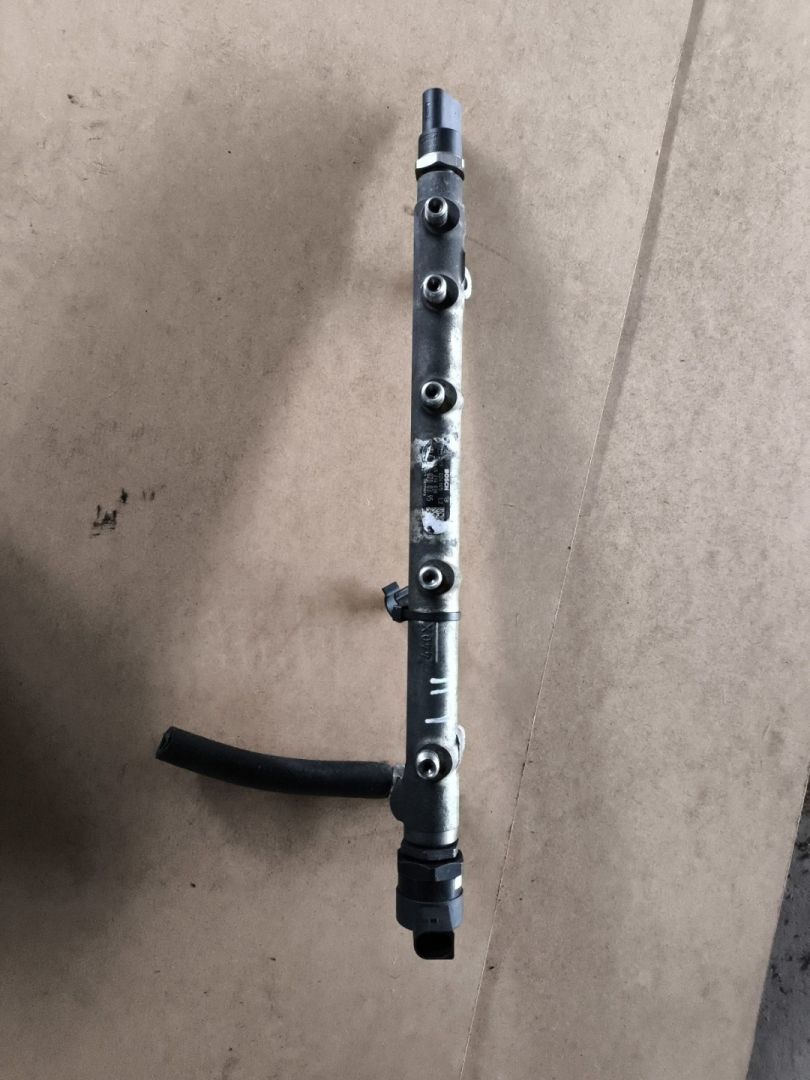 топливная рампа Mercedes-Benz Vito W639 2006, 2.2 л., OM 646.982, дизель, 0281002494, 0445214038, A6110700395, A6110780449 - фото №1