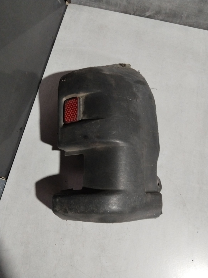 клык бампера задний левый IVECO Daily 3 поколение (1999 - 2006), 2.3 л., F1AE0481B, дизель - фото №1