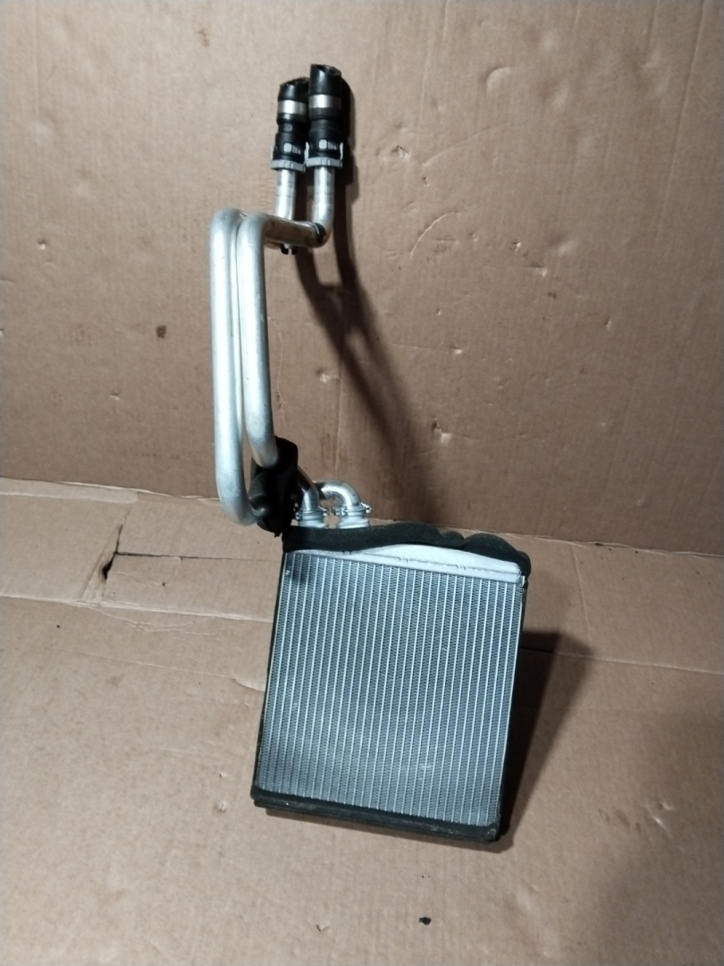 радиатор отопителя (печки) Volvo S80 2 поколение 2008, 2.4 л., D 5244 T4, дизель - фото №1