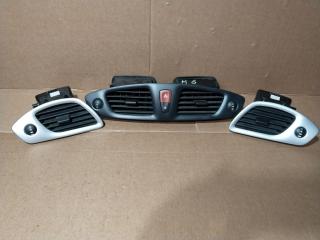 дефлектор обдува салона Renault Scenic 3 поколение 2011, 1.6 л., R9M 402, дизель, минивэн