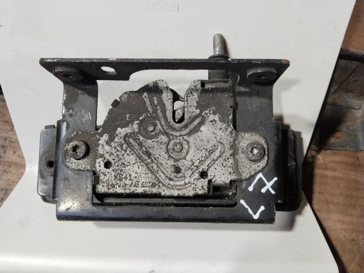 замок капота Ford Transit 7 поколение 2010, 2.2 л., дизель, МКПП - фото №1