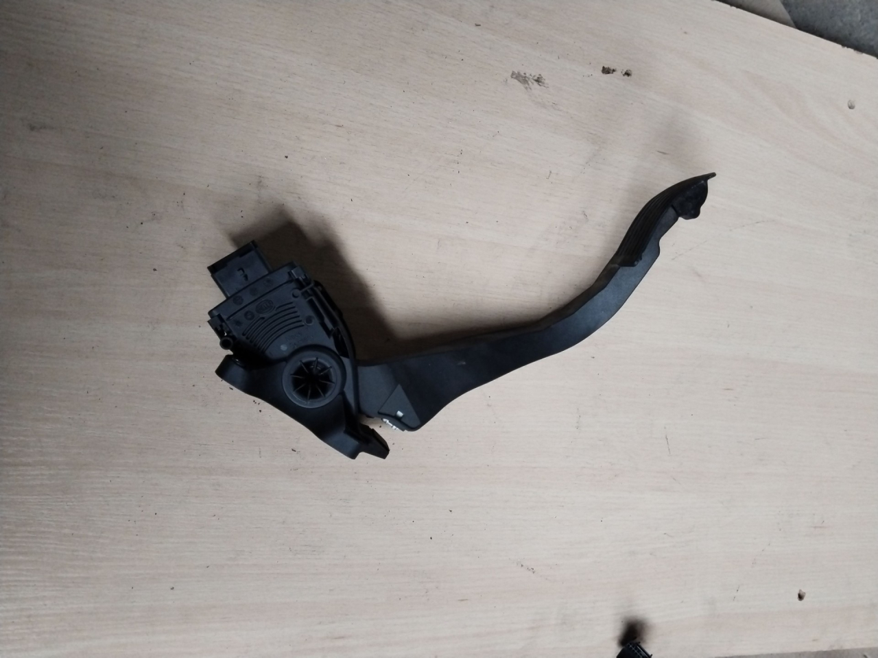 педаль Citroen C3 Picasso 1 поколение 2009, 1.6 л., 5FW (EP6), бензин - фото №1