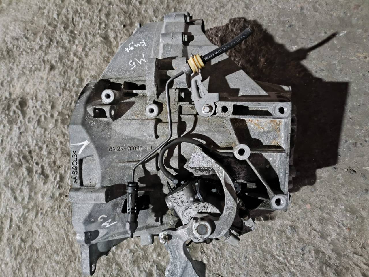 КПП механическая (МКПП) Ford Kuga 1 поколение 2011, 2.0 л., дизель, МКПП, 6M2R7F096 - фото №1