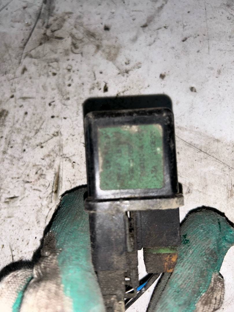 блок управления вентилятором (реле) Mazda Premacy 1 поколение (1999 - 2001) - фото №1