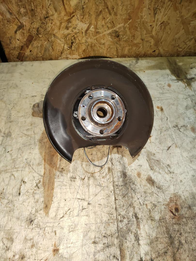 ступица задняя левая Volvo XC90 1 поколение 2003, 2.9 л., бензин, АКПП - фото №1