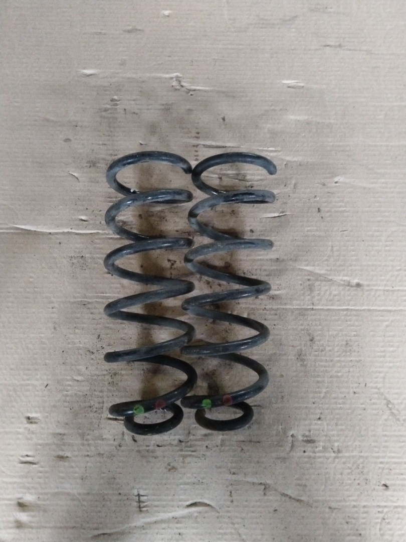 пружина задняя Dacia Logan 2 поколение 2013, 0.9 л., H4B 400, бензин, универсал - фото №1