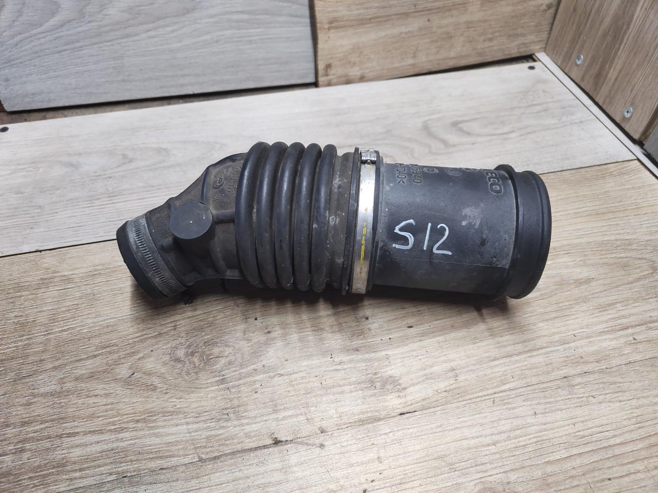 патрубок воздушного фильтра IVECO Daily 3 поколение 2000, 2.8 л., 8140.43C.4031, дизель, 99475940 - фото №1