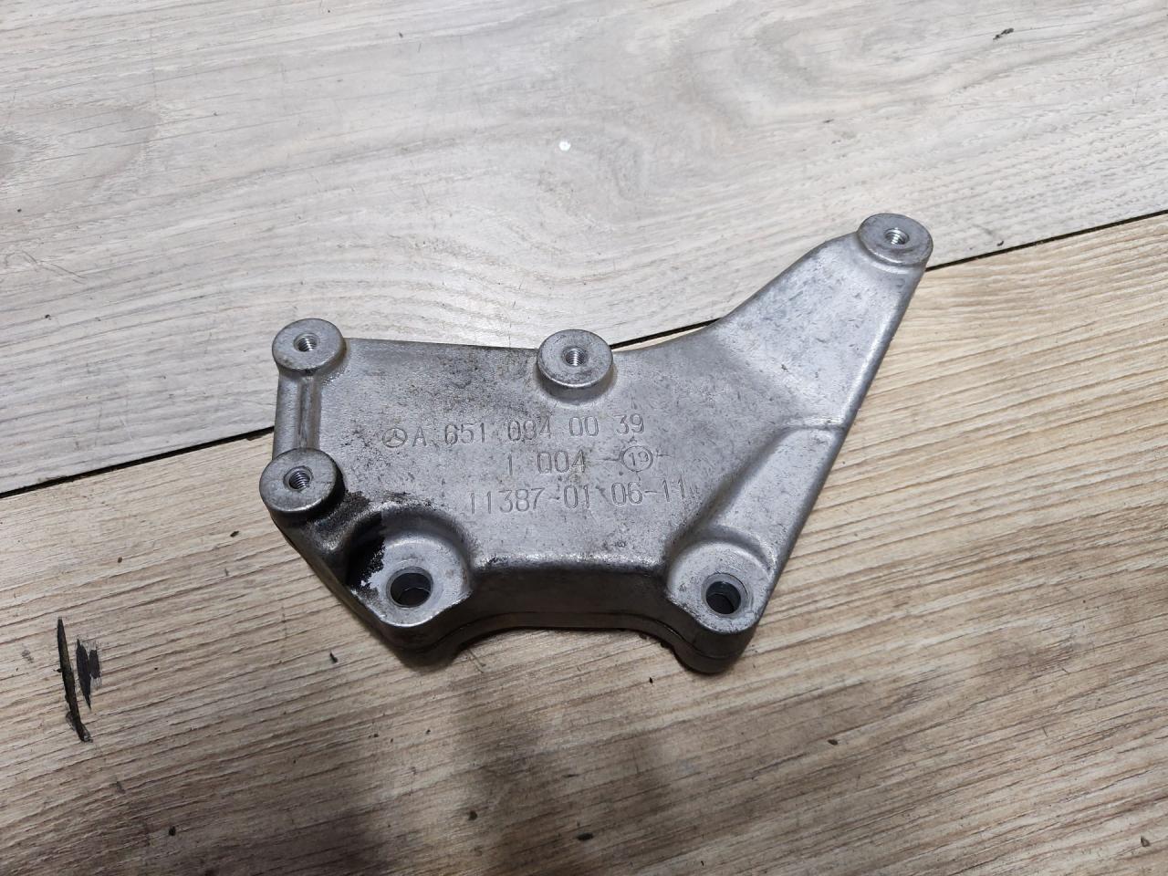 кронштейн двигателя Mercedes-Benz Sprinter W907/W910 2019, дизель, A6510940039 - фото №1