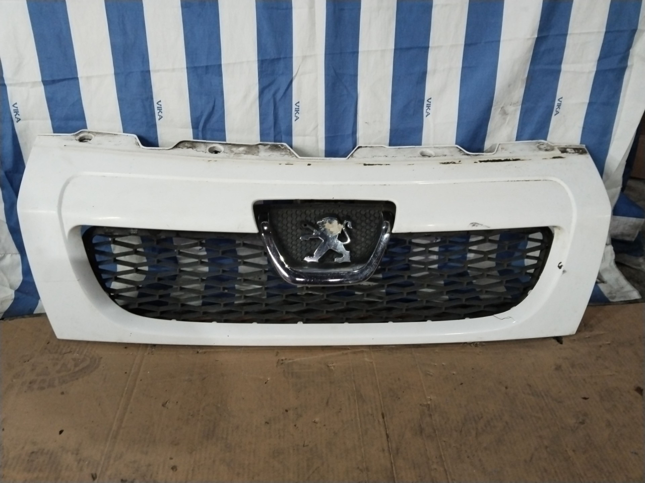 решетка радиатора Peugeot Boxer 2 поколение (1993 - 2001), 2.2 л., 4HU (P22DTE), дизель - фото №1