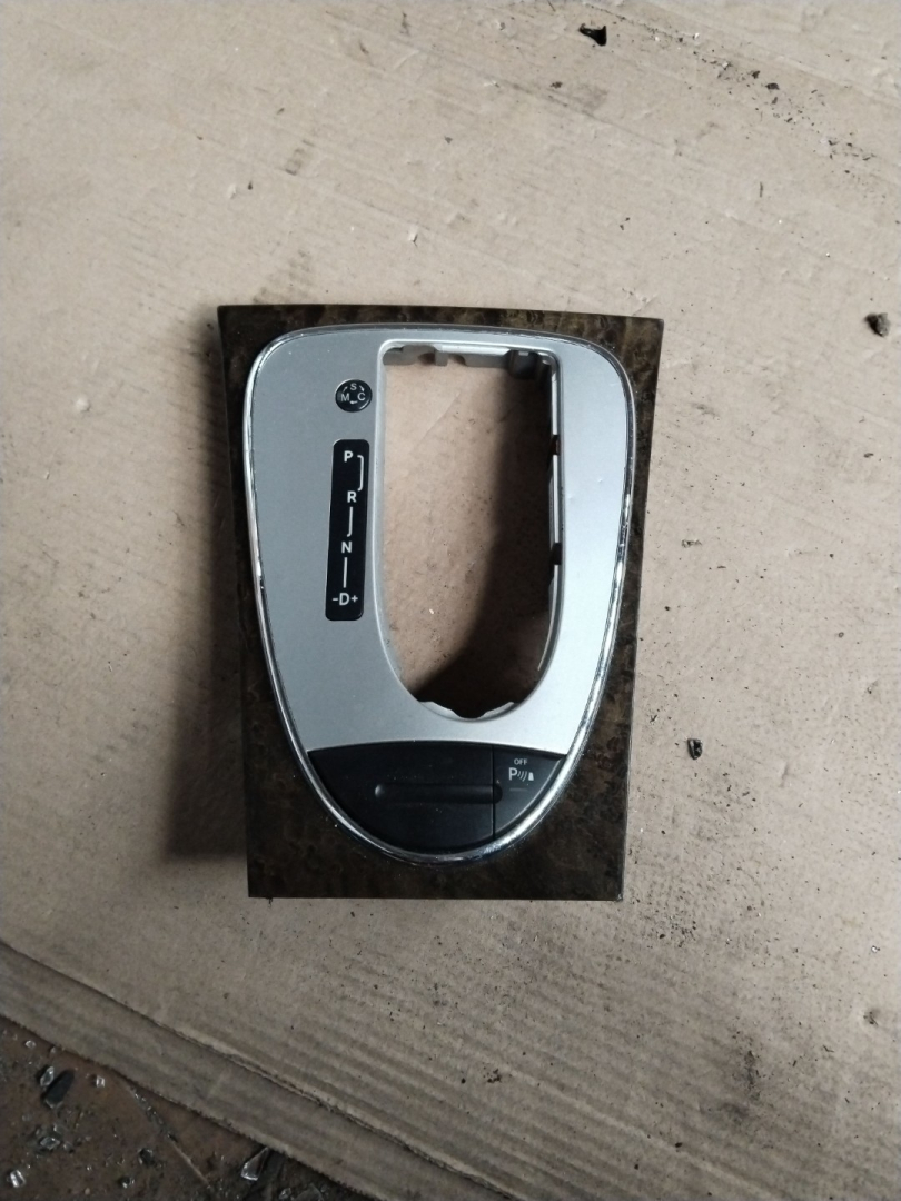 накладка декоративная Mercedes-Benz E-Класс W211/S211 W211 2003, 3.0 л., OM 642.920, дизель, седан - фото №1