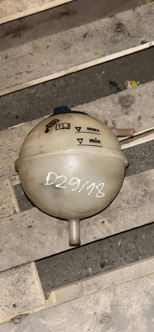 бачок расширительный Volkswagen Transporter T4 2002, 2.5 л., AYY, дизель, МКПП - фото №1