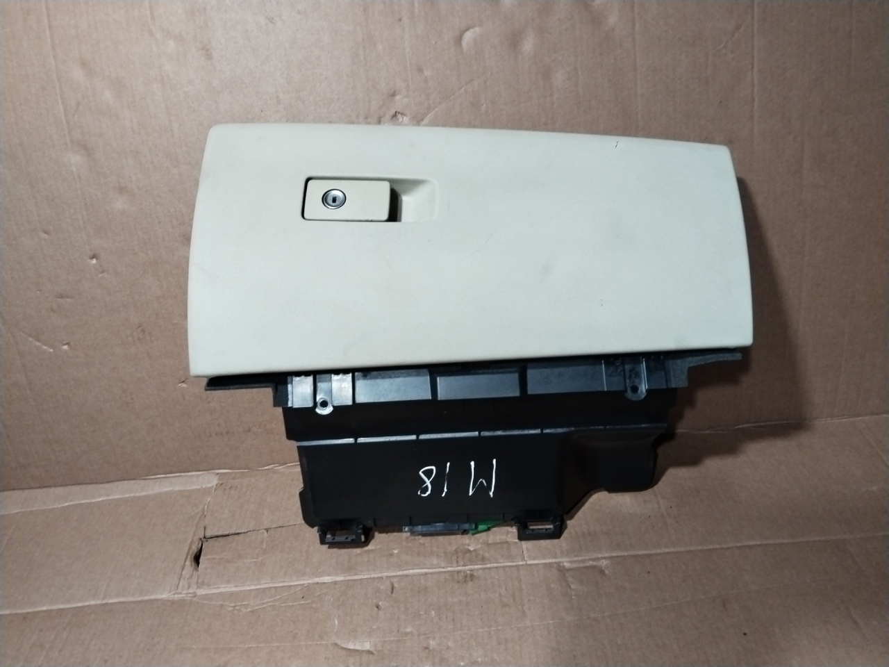 бардачок Volvo S80 2 поколение 2008, 2.4 л., D 5244 T4, дизель - фото №1