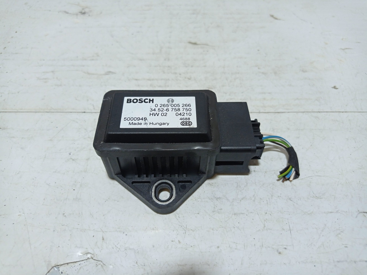 датчик ускорения BMW 5 серия E60/E61 2006, 2.5 л., M54 B25 (256S3), бензин, МКПП, серый, универсал, задний привод, 0265005266, 34.52-6758750, 5000949 - фото №1