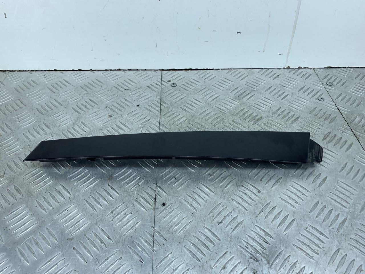 молдинг двери задней левой Volkswagen Golf 5 поколение 2007, 1.4 л., CAXA, бензин, 6МКПП, серый, универсал, передний привод, 1K9839903B - фото №1