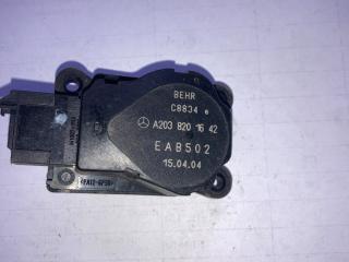 моторчик заслонки печки Mercedes-Benz C-Класс W203/S203/CL203 [рестайлинг] (2004 - 2008), A2038201642