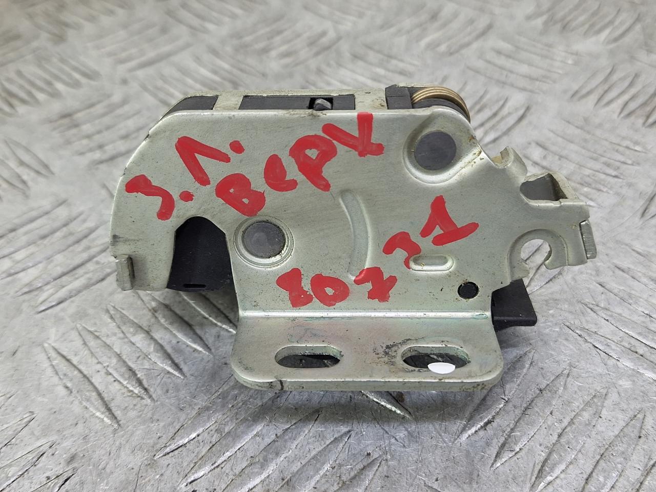 замок двери задней левой Mercedes-Benz Sprinter 2 поколение (W906) (2006 - 2014), 2.1 л., OM 651.955, дизель, МКПП, зеленый, задний привод, A9067401135 - фото №1