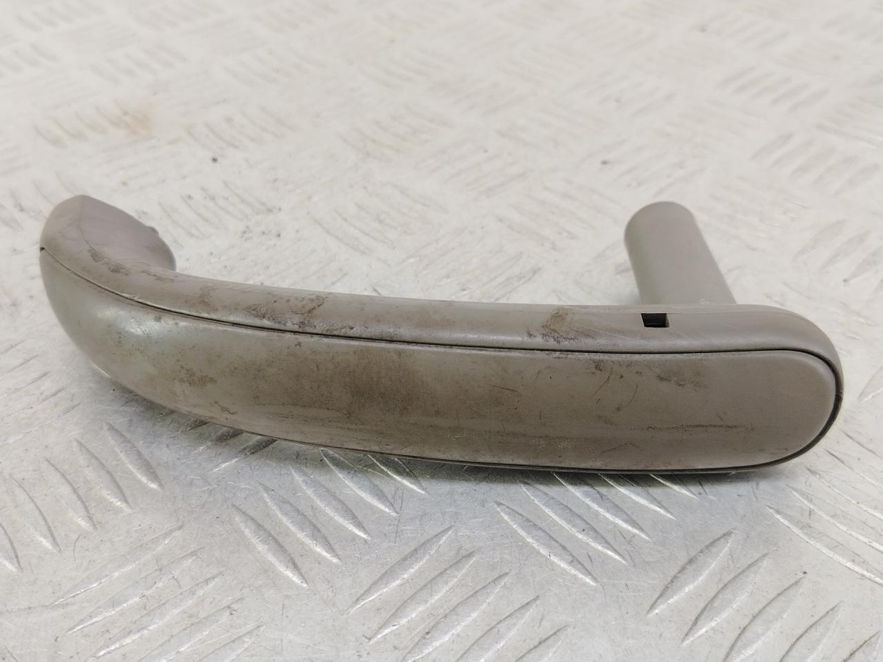 ручка внутренняя передняя левая Citroen Xsara Picasso 1 поколение 2001, 1.8 л., 6FZ (EW7J4), бензин, МКПП, минивэн, передний привод - фото №1