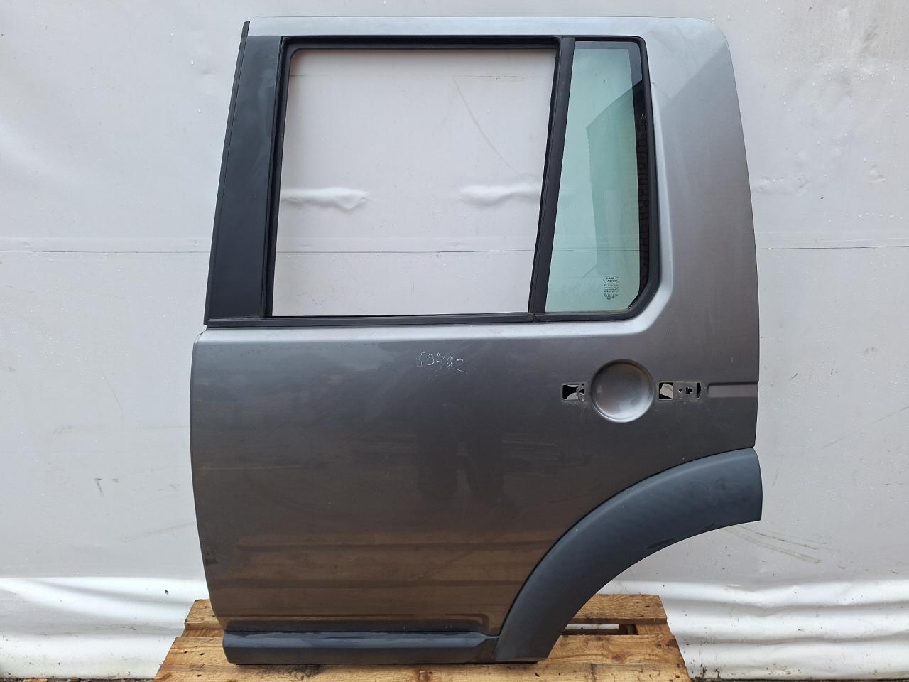 дверь задняя левая Land Rover Discovery 3 поколение L319 2007, 2.7 л., 276DT, дизель, АКПП, серый, внедорожник 5 дв., полный привод - фото №1