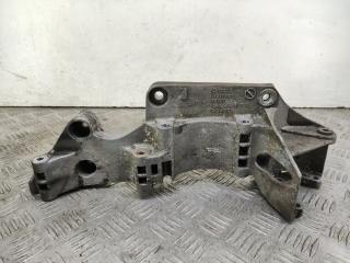 кронштейн генератора Volkswagen Golf 4 поколение (1997 - 2006), 06A903143H