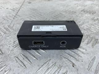 разъем AUX / USB Audi A4 B9 2017, 1.4 л., CVNA, бензин, 6МКПП, темно-синий, универсал, передний привод, 8W0035726