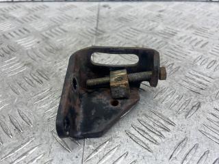 кронштейн генератора Nissan Micra 2 поколение (K11) (1992 - 2003)