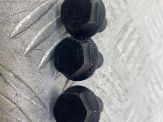 болт Volkswagen Passat B5 2000, 1.9 л., дизель, зеленый, универсал, передний привод