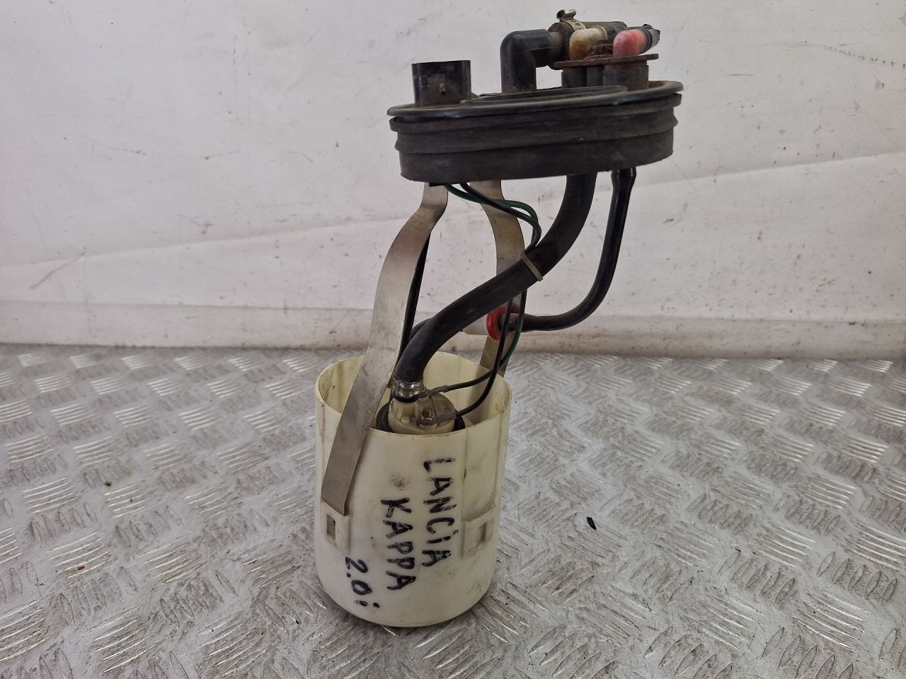 насос топливный Lancia Kappa 1 поколение (1994 - 2008), 2.0 л., бензин - фото №1