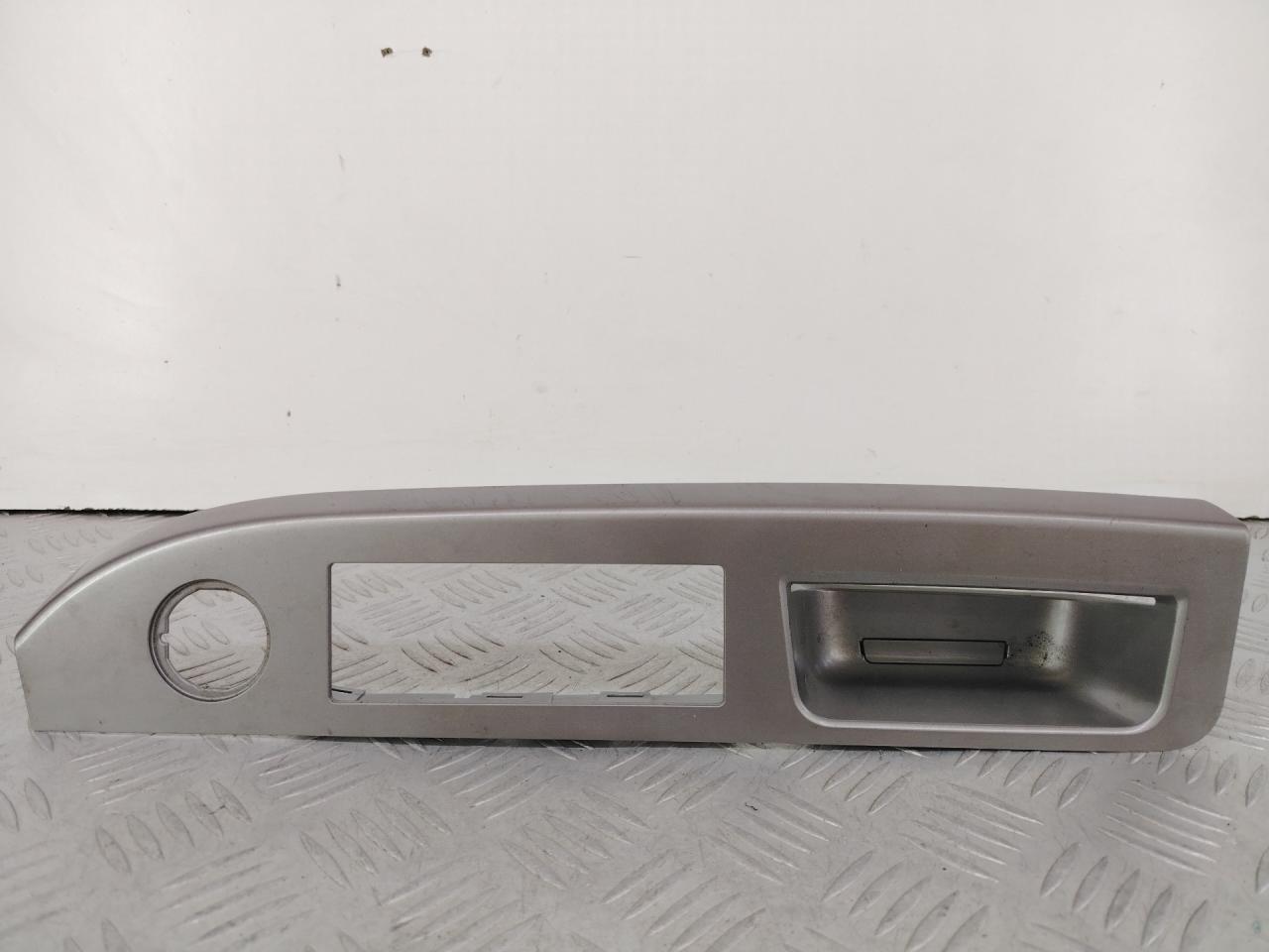 накладка блока управления стеклоподъемниками Chrysler Sebring 3 поколение 2009, 2.0 л., дизель, МКПП, черный, кабриолет, передний привод, 1003404119461 - фото №1