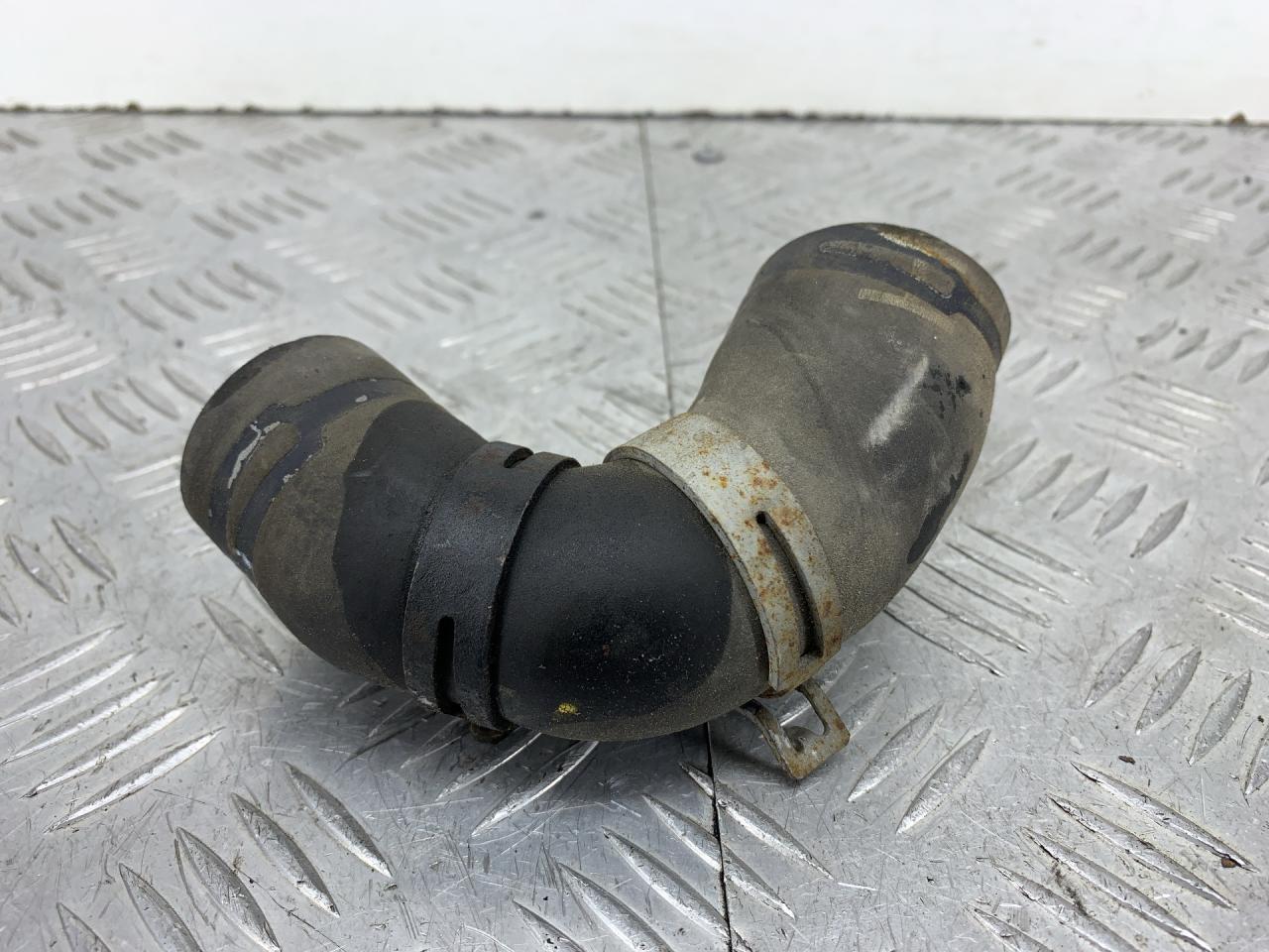 патрубок радиатора Land Rover Discovery 3 поколение L319 2007, 2.7 л., 276DT, дизель, АКПП, серый, внедорожник 5 дв., полный привод - фото №1