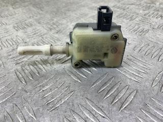 активатор замка багажника Volkswagen Caravelle T6 2019, 2.0 л., CXFA, дизель, робот, желтый, микроавтобус, передний привод, 3B0959781D, 3B5827061C