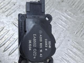 моторчик заслонки печки Mercedes-Benz E-Класс W211/S211 2004, 3.2 л., M 112.954, бензин, АКПП, серебро, универсал, задний привод, A2038201642
