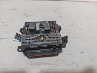 блок предохранителей Chevrolet Alero 1 поколение 2000, 2.4 л., бензин, АКПП, красный, седан, передний привод, 15323438