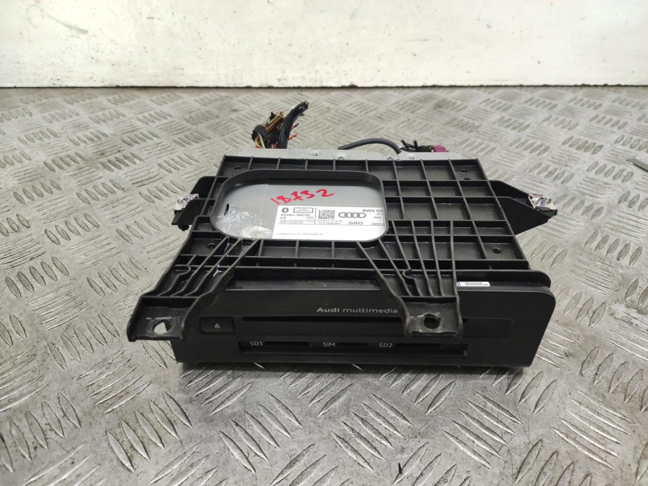 CD-чейнджер Audi A4 B9 2017, 1.4 л., CVNA, бензин, 6МКПП, темно-синий, универсал, передний привод, 8W0035193C, 8W0035193A, 28601863 - фото №1