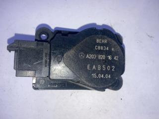 моторчик заслонки печки Mercedes-Benz E-Класс W210/S210 (1995 - 1999), A2038201642