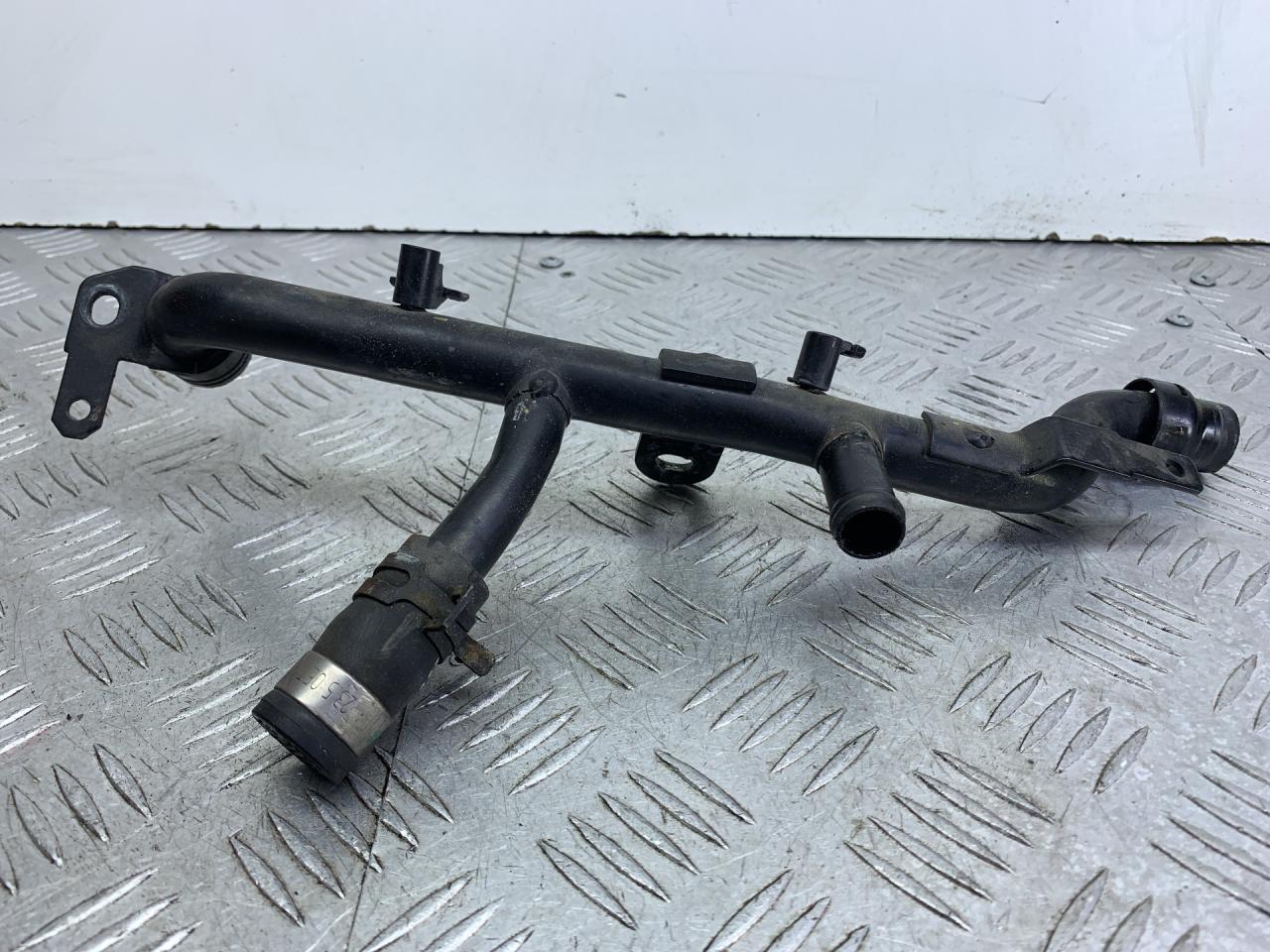 трубка охлаждающей жидкости Audi A4 B7 2006, 1.8 л., BFB, бензин, МКПП, универсал, 06B121065AB - фото №1