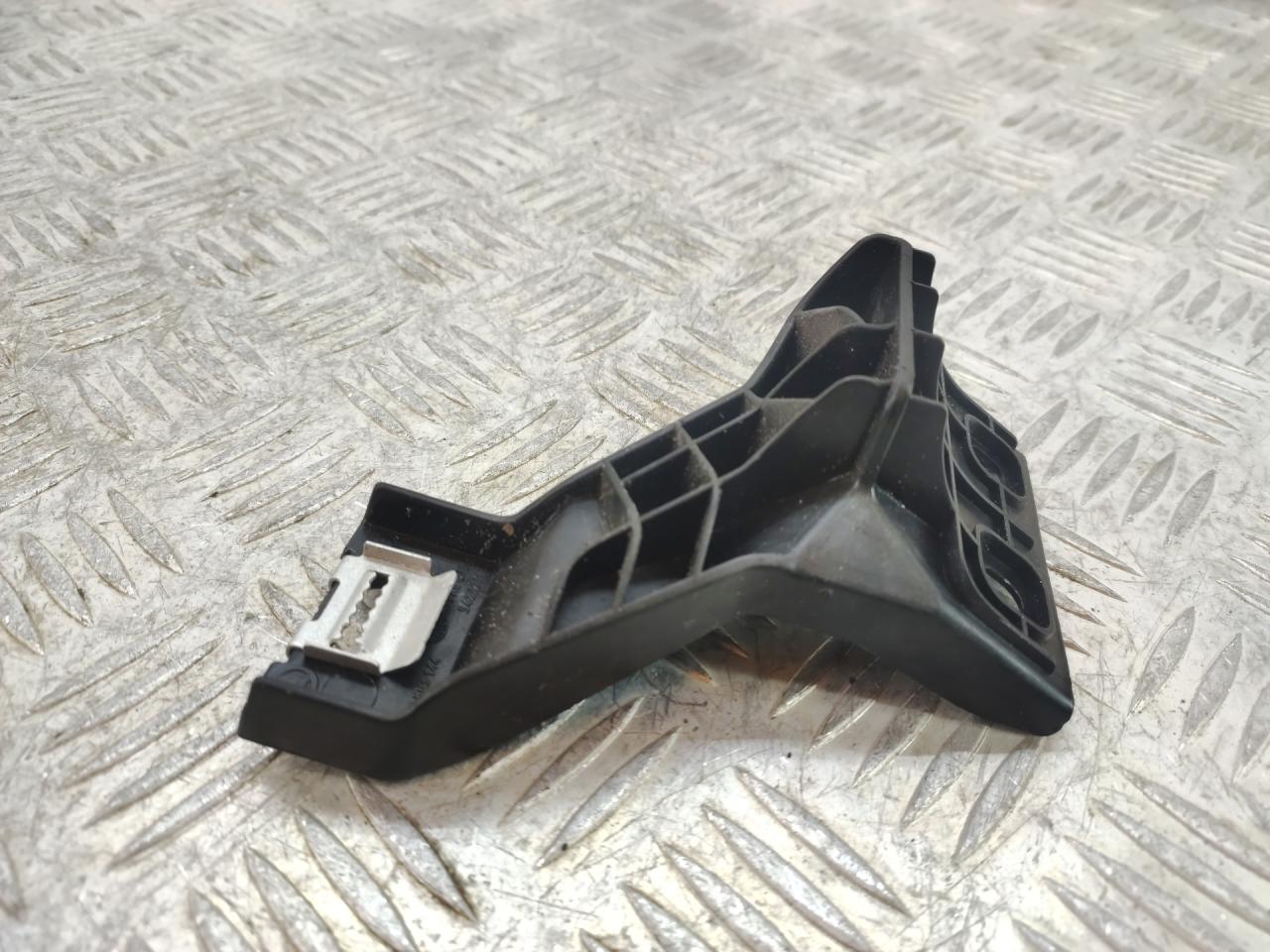 кронштейн (крепление) Skoda Octavia 3 поколение (A7) 2016, 1.4 л., CZDA, бензин, хетчбэк 5 дв., передний привод, 5E1863144 - фото №1