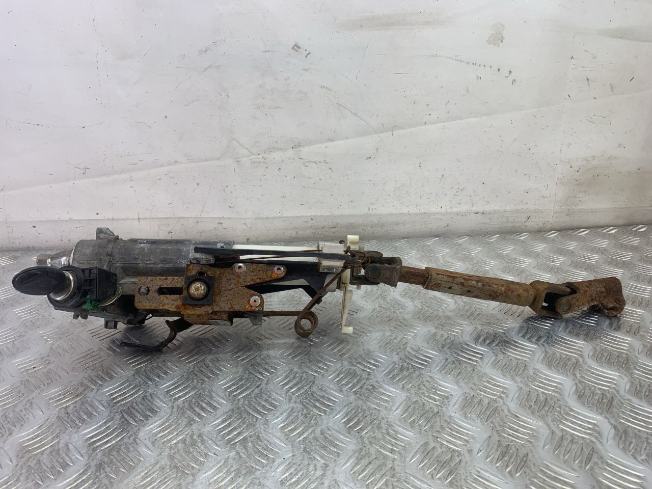 рулевая колонка Ford Mondeo 3 поколение 2003, 1.8 л., CHBB, бензин, МКПП, хетчбэк 5 дв. - фото №1