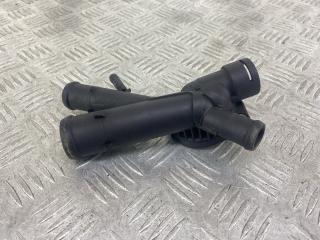 фланец (тройник) системы охлаждения Skoda Octavia 2 поколение (A5) [рестайлинг] 2011, 1.6 л., CAYC, дизель, 5МКПП, оливковый, хетчбэк 5 дв., передний привод, 03L121131AA