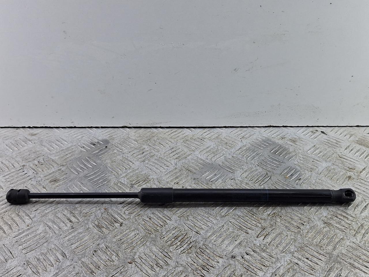 амортизатор капота Opel Insignia 2 поколение (B) 2018, 2.0 л., дизель, АКПП, белый, хетчбэк 5 дв., полный привод, 39150008 - фото №1