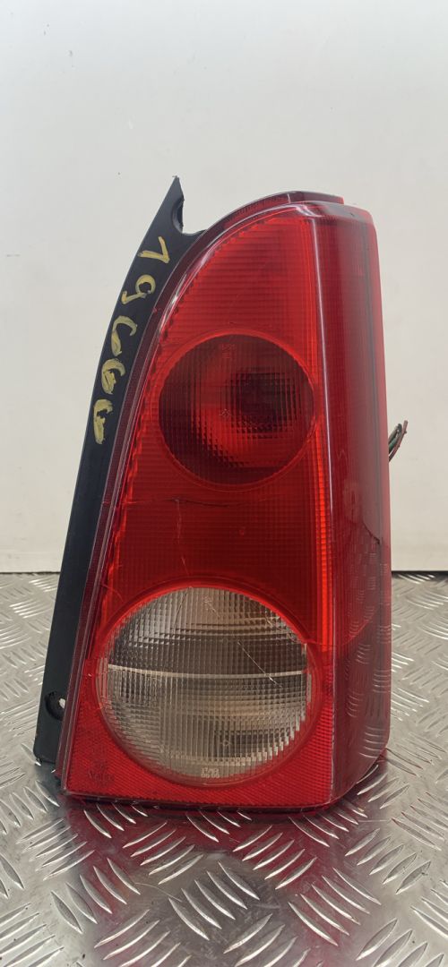 фонарь задний правый Opel Agila 1 поколение (A) 2000, 1.2 л., Z 12 XE, бензин, МКПП, минивэн - фото №1