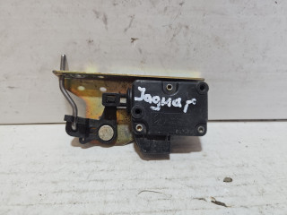 активатор замка багажника Jaguar XJ 2 поколение [рестайлинг] X350 1996, 4.0 л., бензин, АКПП, седан, задний привод