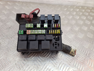 блок реле Chrysler Sebring 2 поколение 2001, 2.7 л., бензин, АКПП, черный, кабриолет, передний привод, 04759395AC