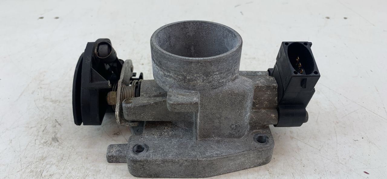 заслонка дроссельная Ford Fiesta 4 поколение 1999, 1.3 л., бензин, J4T, 95BF9B989 - фото №1