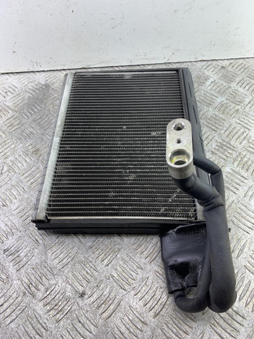 испаритель кондиционера Land Rover Discovery 3 поколение L319 2007, 2.7 л., 276DT, дизель, АКПП, серый, внедорожник 5 дв., полный привод - фото №1