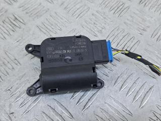 моторчик заслонки печки Volkswagen Golf 6 поколение 2012, 2.0 л., CCZB, бензин, АКПП, белый, кабриолет, передний привод, 0132801341, 1K0907511B