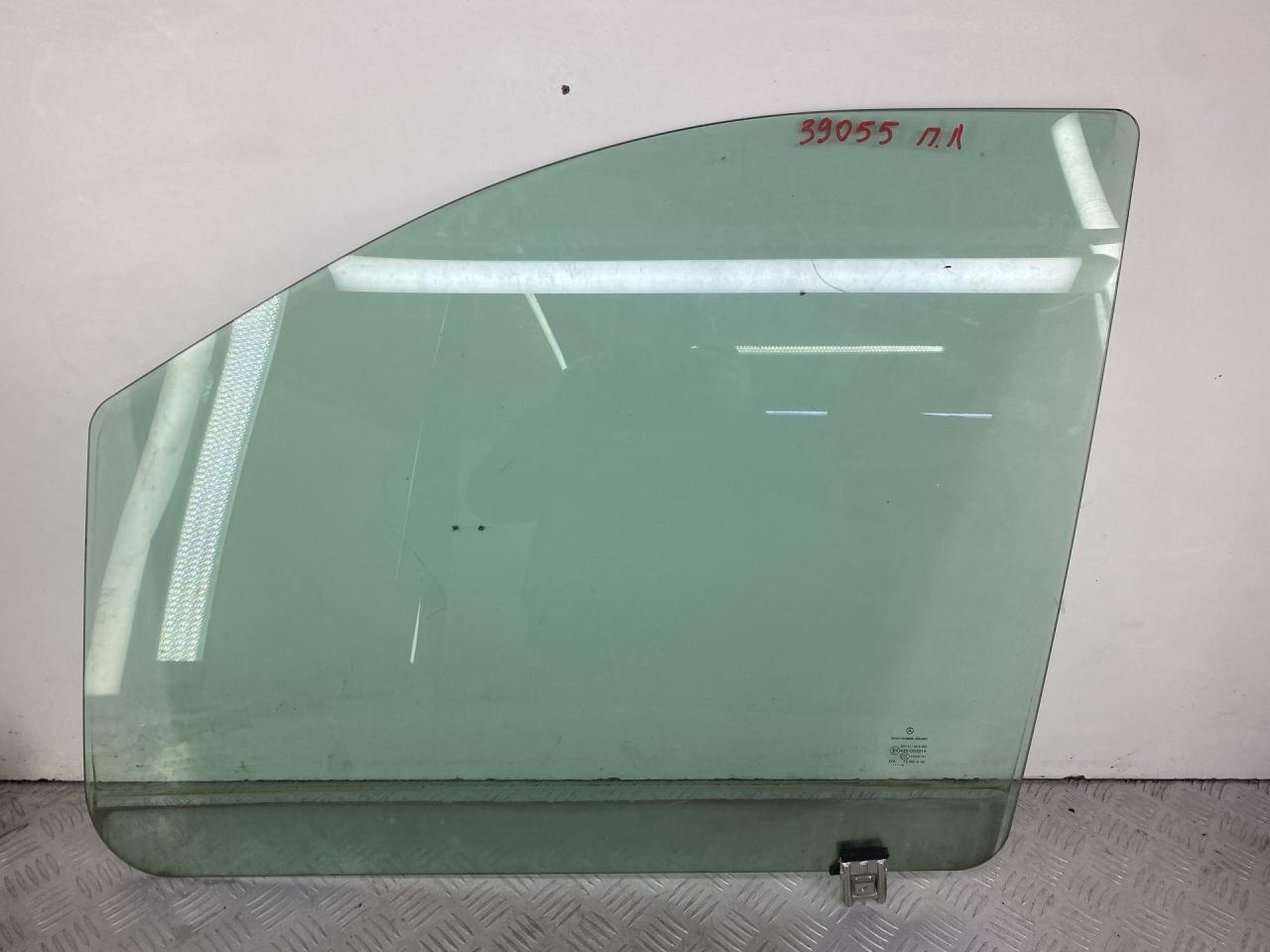 стекло двери передней левой Mercedes-Benz Vito W639 2006, 3.2 л., M 112.951, бензин, АКПП, черный, задний привод - фото №1