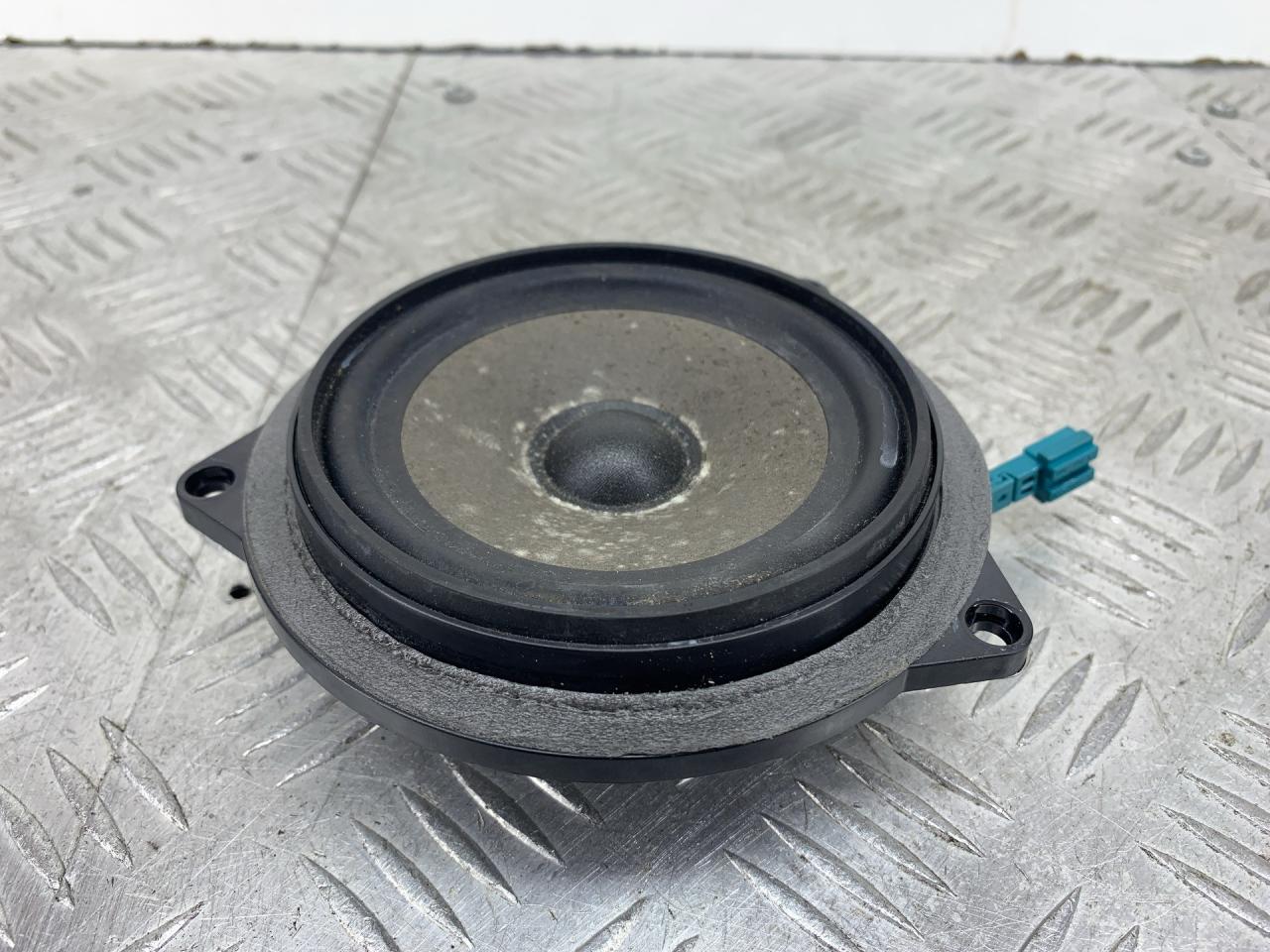 динамик двери BMW 3 серия E90/E91/E92/E93 2005, 2.5 л., N52 B25 AF, бензин, МКПП, серый, седан, задний привод, 6512415173601 - фото №1