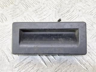 кнопка открытия багажника Audi A4 B9 2017, 1.4 л., CVNA, бензин, 6МКПП, темно-синий, универсал, передний привод, 3V0827566