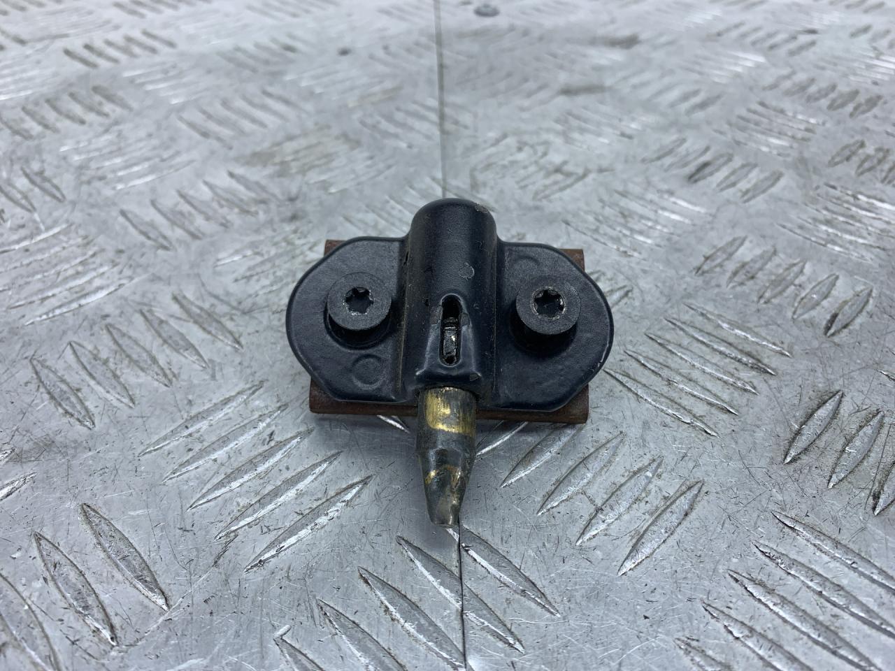 ограничитель открывания двери Chrysler Sebring 2 поколение 2001, 2.7 л., бензин, АКПП, черный, кабриолет, передний привод - фото №1