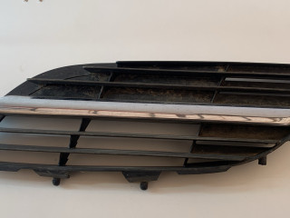 решетка радиатора Nissan Almera Tino V10 2003, 1.8 л., QG18DE, бензин, АКПП, голубой, минивэн, передний привод, 2615I01, 62317BU100, 9381M010